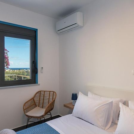 Greek Sky - New Modern Apartment With Shared Pool Tavronitis エクステリア 写真