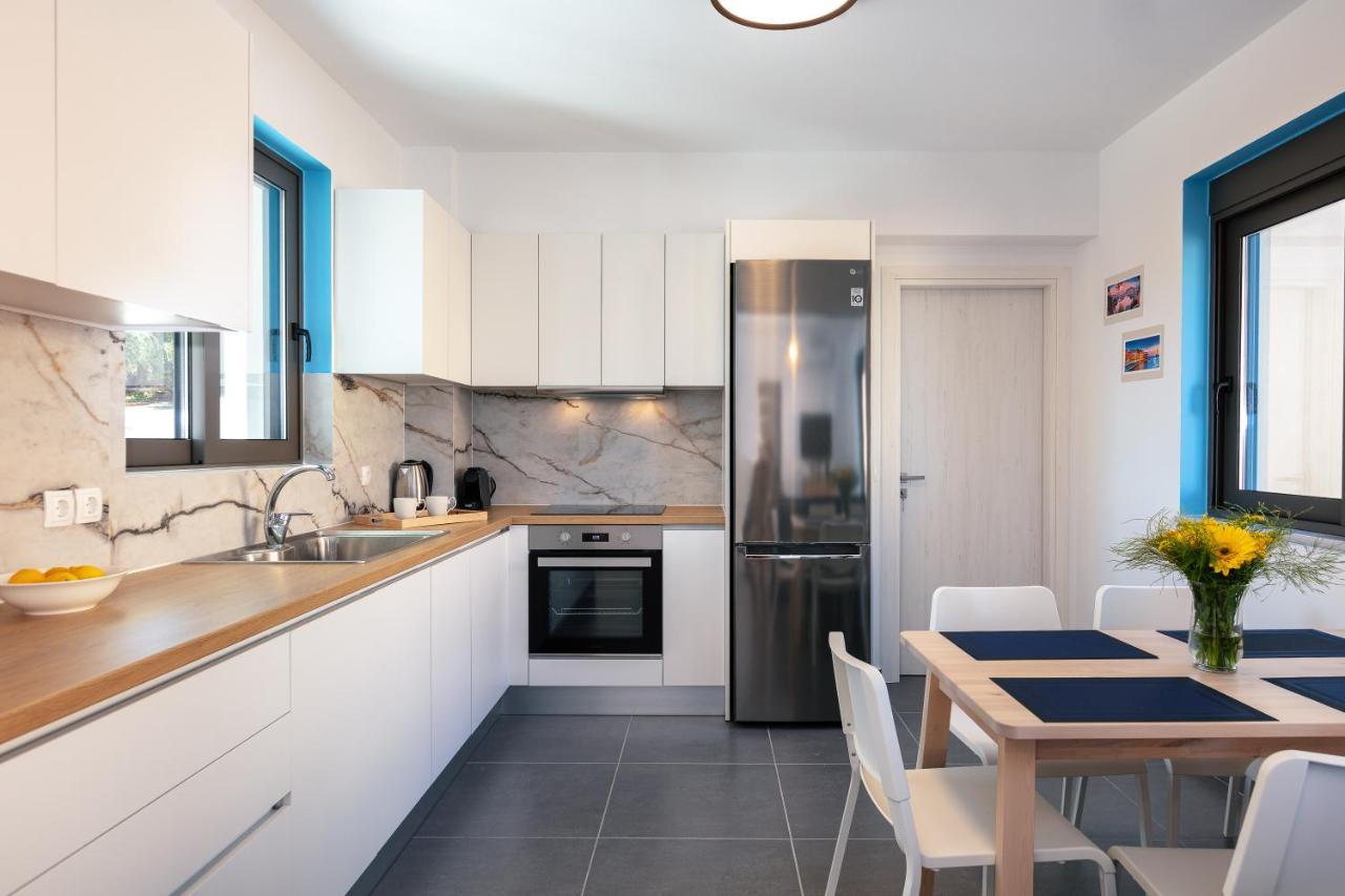 Greek Sky - New Modern Apartment With Shared Pool Tavronitis エクステリア 写真