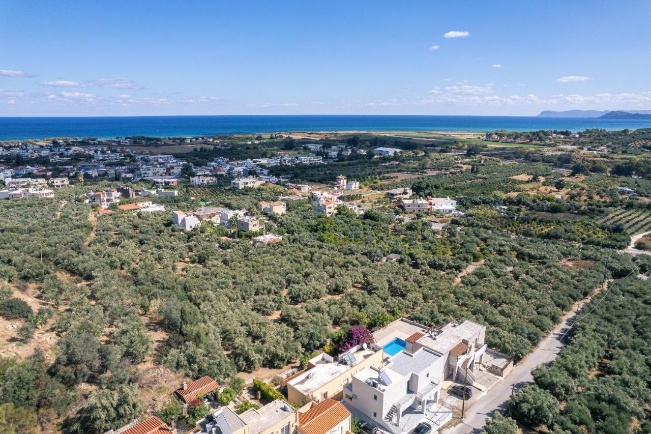 Greek Sky - New Modern Apartment With Shared Pool Tavronitis エクステリア 写真