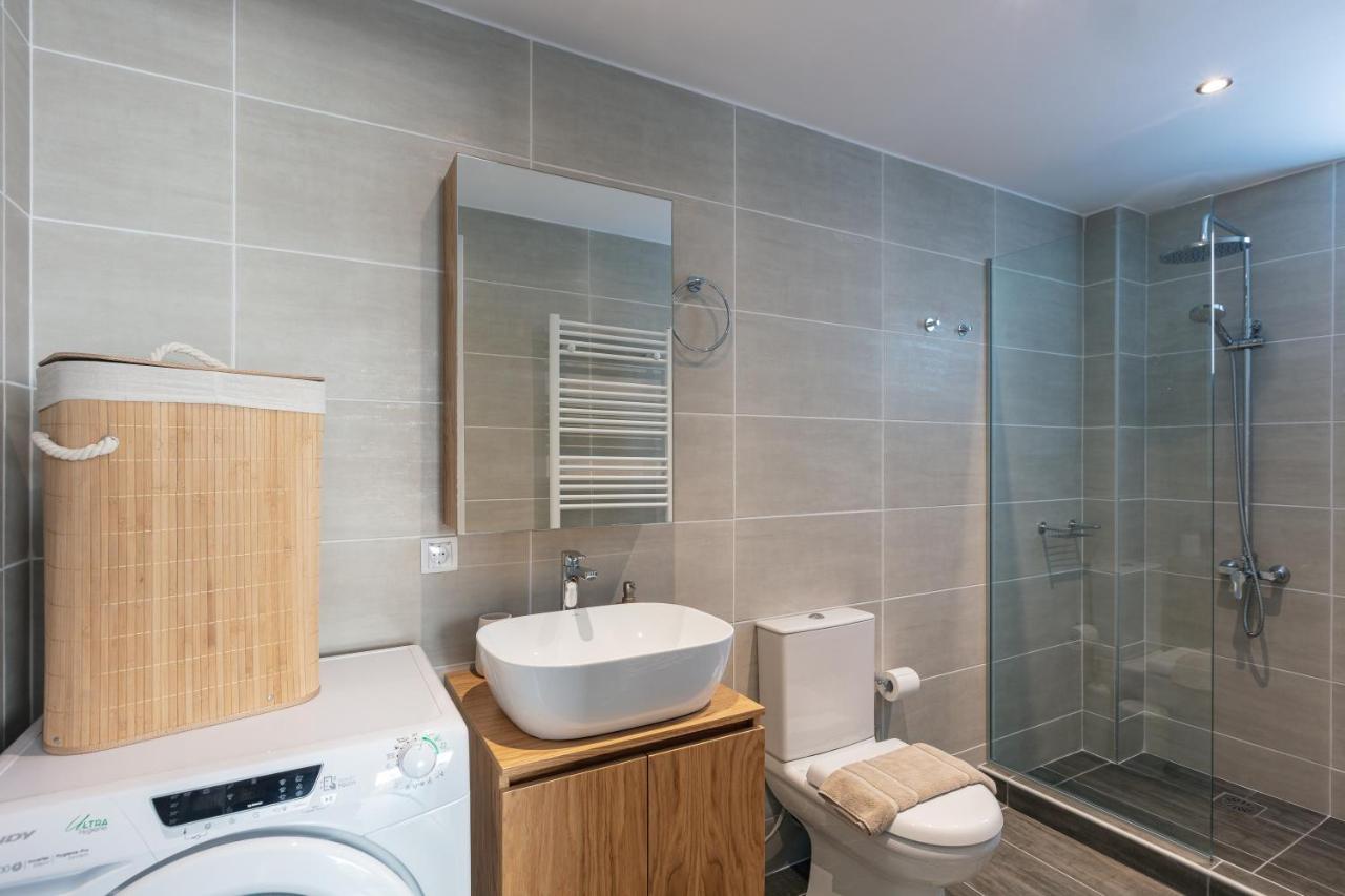 Greek Sky - New Modern Apartment With Shared Pool Tavronitis エクステリア 写真