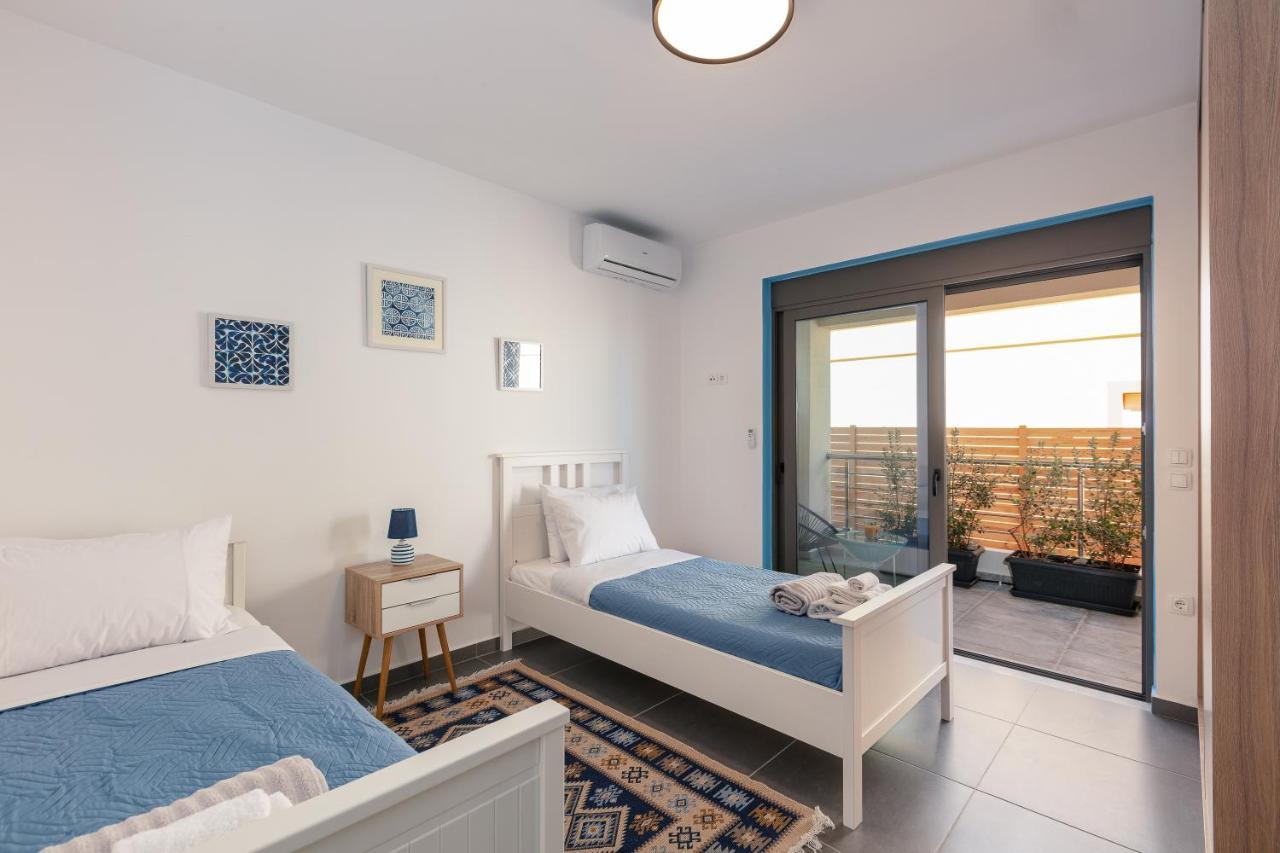 Greek Sky - New Modern Apartment With Shared Pool Tavronitis エクステリア 写真