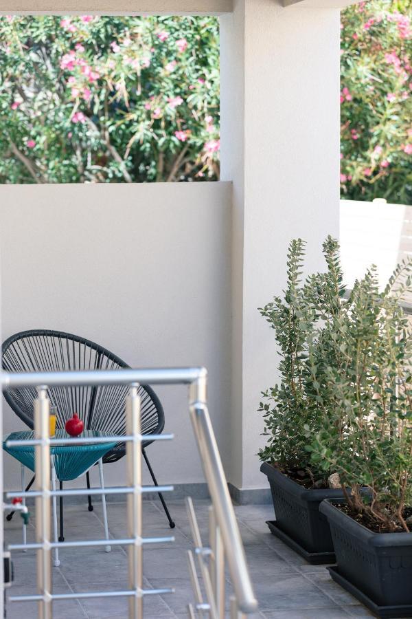 Greek Sky - New Modern Apartment With Shared Pool Tavronitis エクステリア 写真