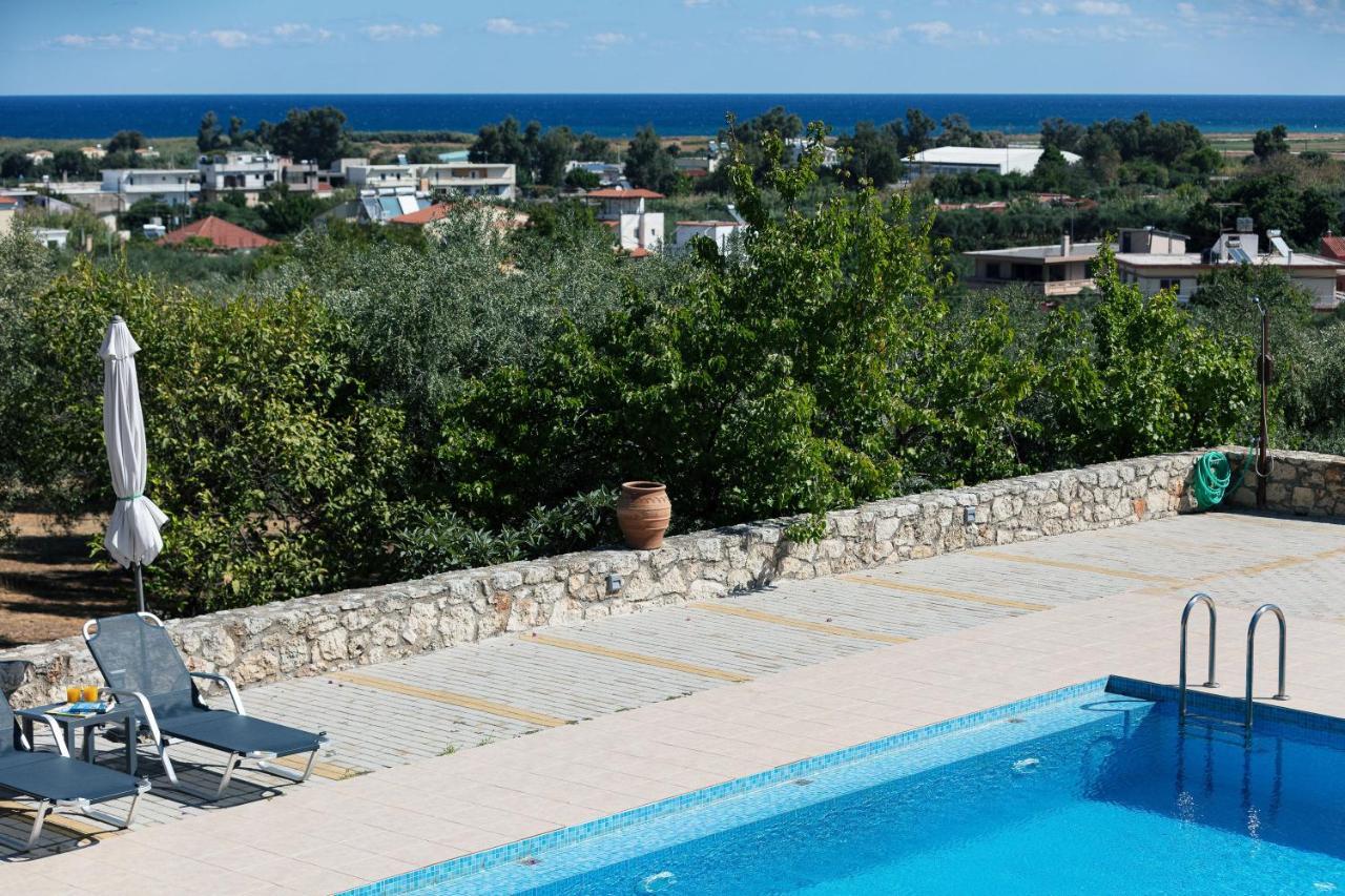 Greek Sky - New Modern Apartment With Shared Pool Tavronitis エクステリア 写真