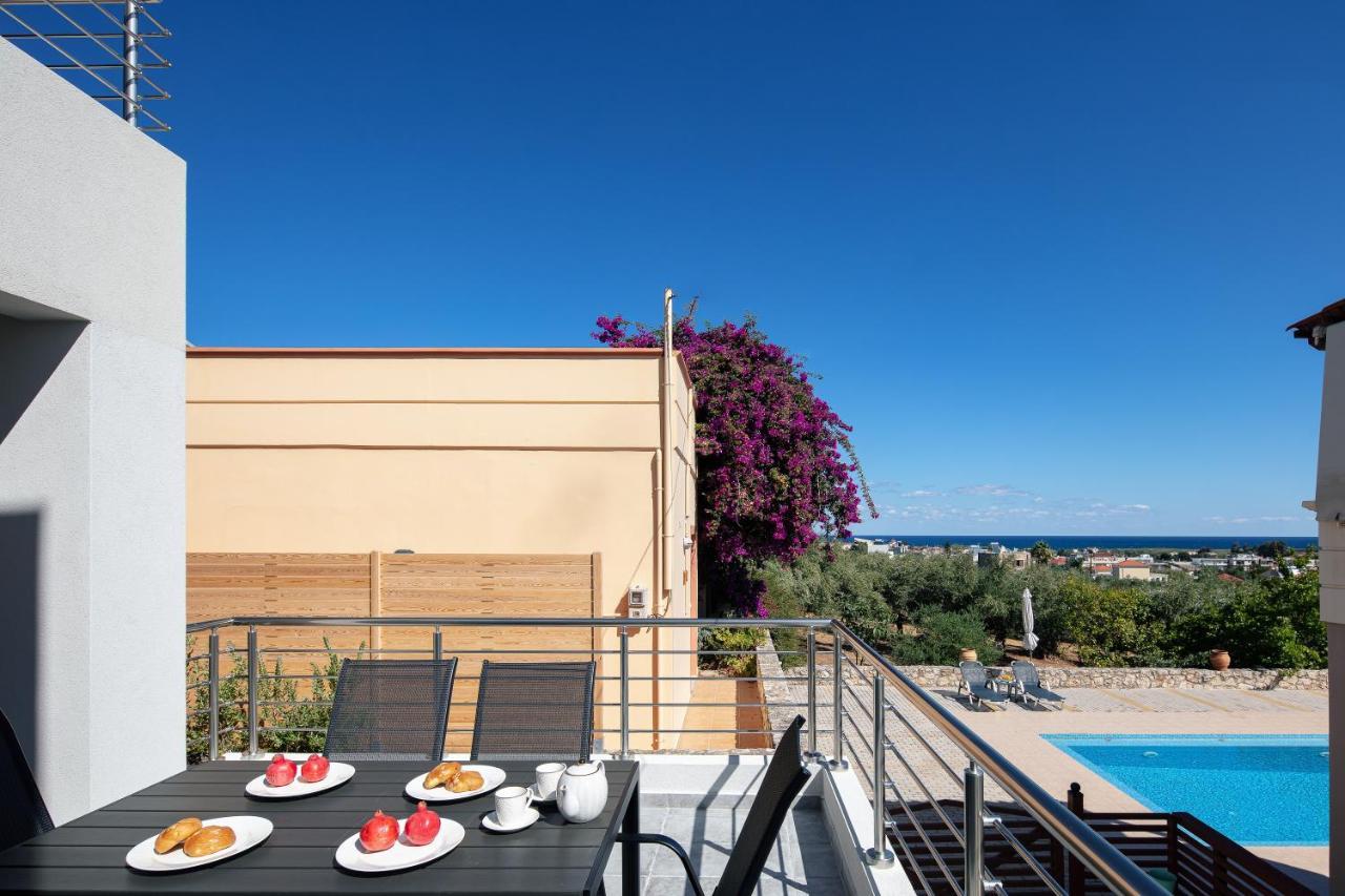 Greek Sky - New Modern Apartment With Shared Pool Tavronitis エクステリア 写真